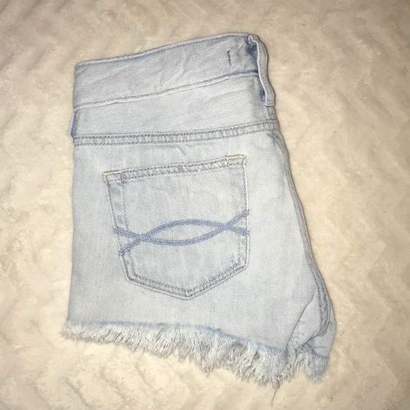 Abercrombie & Fitch Light Wash Denim Shorts - Picture 2 of 3